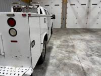 2016 Ford F350 DRW XL Crew Cab 4wd Utility Bed Mid TN - Image 9