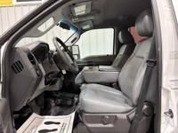 2016 Ford F350 DRW XL Crew Cab 4wd Utility Bed Mid TN - Image 10