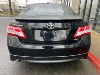 2011 Toyota Camry SE Leather Interior *Clean Title & Well Maintained* Financing Available - Image 5