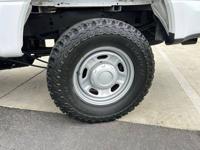2017 FORD F250 XL > CALL NOW! (909)>587>21>24 EZ FINANCE!! Fontana - Image 9