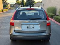 2010 Hyundai Elantra Touring SE — CLEAN CARFAX • HEATED SEATS Hyundai Elantra In Beaverton - Image 8