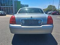 2006 LINCOLN TOWN CAR WAUKEGAN, ILLINOIS - Image 9