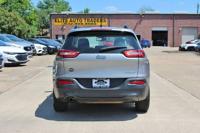 2016 Cherokee Sport - Image 8