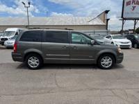 2010 Chrysler Town and Country Touring Warr Acres - Image 6