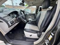 2010 Chrysler Town and Country Touring Warr Acres - Image 9