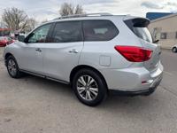 2019 Nissan Pathfinder SV lakewood - Image 8