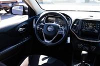 2017 Jeep Cherokee Sport SUV Gladstone Mitsubishi - Image 10