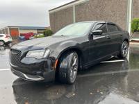 2021 Chrysler 300 Touring Auburn - Image 2