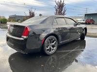 2021 Chrysler 300 Touring Auburn - Image 3