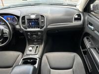 2021 Chrysler 300 Touring Auburn - Image 7