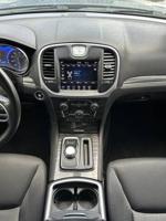 2021 Chrysler 300 Touring Auburn - Image 8