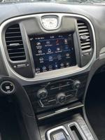 2021 Chrysler 300 Touring Auburn - Image 9