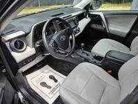 2015 Toyota RAV4 LE Downers Grove - Image 9