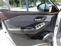 2023 NISSAN ROGUE SV - Image 10