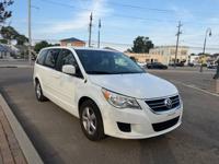 2009 Volkswagen Routan SEL 77k miles 1 owner Oceanside - Image 3