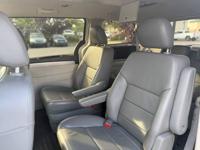 2009 Volkswagen Routan SEL 77k miles 1 owner Oceanside - Image 10