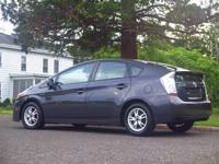 2010 Toyota Prius IV 4dr Hatchback East Brunswick, NJ - Image 4