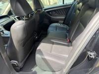 2011 Ford Taurus SEL * Fully loaded * Highway miles - Image 9