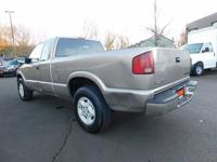 2002 Chevrolet S10 Extended Cab 4x4 4WD Chevy LS Pickup Truck Bickmore Auto Sales - Image 4