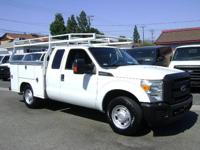 2016 Ford F250 Utility Service Work Truck Ladder Rack Ex-City Loaded 43,000 MILE ONLY 43,000 ORIGINAL LOW MILES! WOW LOW LOW MILES! - Image 4