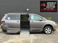 2016 Toyota Sienna Wheelchair Accessible Mobility Van Skokie - Image 4
