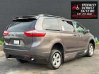 2016 Toyota Sienna Wheelchair Accessible Mobility Van Skokie - Image 7
