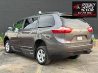2016 Toyota Sienna Wheelchair Accessible Mobility Van Skokie - Image 8