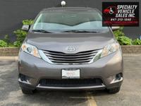 2016 Toyota Sienna Wheelchair Accessible Mobility Van Skokie - Image 9