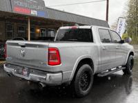 2019 RAM 1500 LARAMIE // LOADED & LIFTED 5.7 V8 / 4X4 Clean Title // Vancouver Auto Center - Image 6