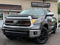 2014 TOYOTA TUNDRA SR5 5.7 LITER V8// LOADED// WE FINANCE FEASTERVILLE - Image 2