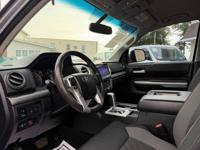 2014 TOYOTA TUNDRA SR5 5.7 LITER V8// LOADED// WE FINANCE FEASTERVILLE - Image 10