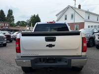 2012 CHEVROLET SILVERADO // CREW CAB // V8 // RUNNING BOARDS//WE SHIP FEASTERVILLE - Image 6