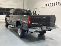 2004 Chevrolet Chevy Silverado 2500 LT 4X4 6.0L V8 / Leather Heatd Seats / 1-OWN + MM Investment Cars-Gladstone / WE SHIP NATIONWIDE - Image 9