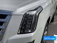 2019 Cadillac Escalade Premium Luxury 4dr SUV Call/Text 516- 614-5359 + EVERYONE FINANCED!! PODEMOS FINANCIAR A CUALQUIERA! - Image 7