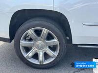 2019 Cadillac Escalade Premium Luxury 4dr SUV Call/Text 516- 614-5359 + EVERYONE FINANCED!! PODEMOS FINANCIAR A CUALQUIERA! - Image 9