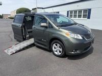 2013 Toyota Sienna XLE HANDICAP WHEELCHAIR RAMP VAN w/EZ-LOCK 106K Philadelphia