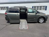 2013 Toyota Sienna XLE HANDICAP WHEELCHAIR RAMP VAN w/EZ-LOCK 106K Philadelphia - Image 3