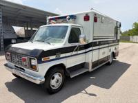 1986 Ford Ambulance (48,000 Miles/1 Owner/Excellent Condition) WI/IL Border - Image 3