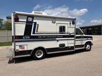 1986 Ford Ambulance (48,000 Miles/1 Owner/Excellent Condition) WI/IL Border - Image 9