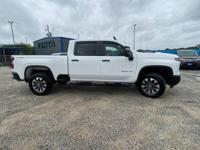 2025 CHEVROLET SILVERADO 2500HD CUSTOM WITH ONLY 14K MILES!! WE FINANCE YOUR FUTURE NOT YOUR CREDIT - Image 7