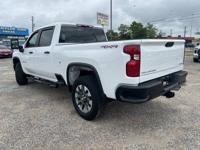 2025 CHEVROLET SILVERADO 2500HD CUSTOM WITH ONLY 14K MILES!! WE FINANCE YOUR FUTURE NOT YOUR CREDIT - Image 9