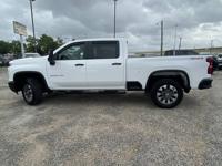 2025 CHEVROLET SILVERADO 2500HD CUSTOM WITH ONLY 14K MILES!! WE FINANCE YOUR FUTURE NOT YOUR CREDIT - Image 10