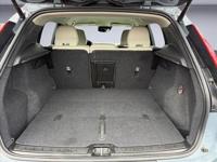 2022 Volvo XC40 AWD All Wheel Drive T5 Momentum SUV Est. payment OAC† - Image 7