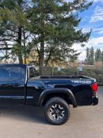 2018 Tacoma TRD off-road 4x4 Gresham - Image 3