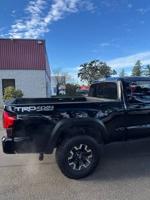 2018 Tacoma TRD off-road 4x4 Gresham - Image 4