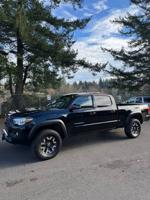 2018 Tacoma TRD off-road 4x4 Gresham - Image 5