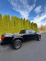 2018 Tacoma TRD off-road 4x4 Gresham - Image 9