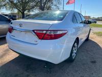 2015 Toyota Camry White Spring - Image 4