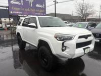 2018 Toyota 4 Runner SR5 Sport Utility 4D Portland - Image 9