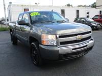 2011 Chevrolet Silverado Ext Cab 4x4 *ONLY 81,000 LOW MILES* CLEAN ! ! WE FINANCE BAD CREDIT OR NO CREDIT @ RING Aautosales.com - Image 3